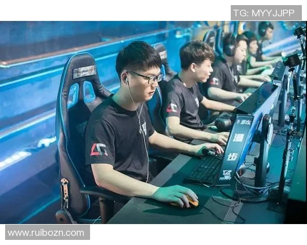 深入分析深圳飞盘队快攻战术的特点与应用策略