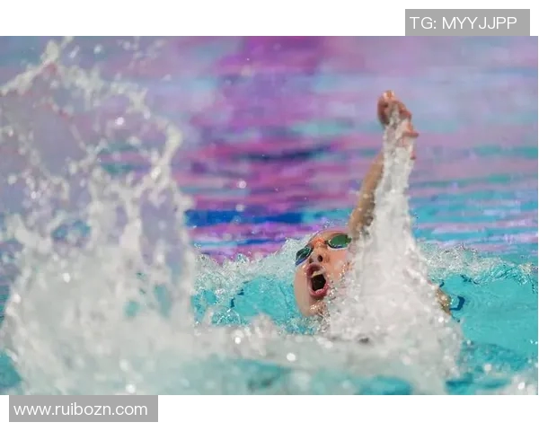 仰泳技巧与训练方法解析 提升游泳水平的必备要点与注意事项