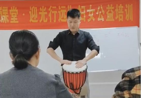 开云官网入口“Women 教室・迎光行远” 首期开启石狮姐妹解锁生长新姿式(图4)
