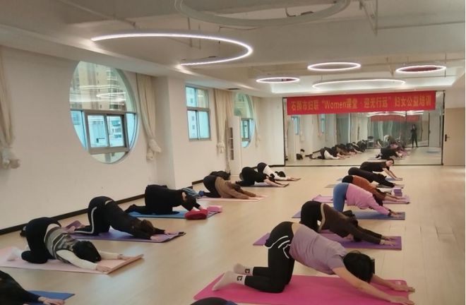 开云官网入口“Women 教室・迎光行远” 首期开启石狮姐妹解锁生长新姿式(图2)