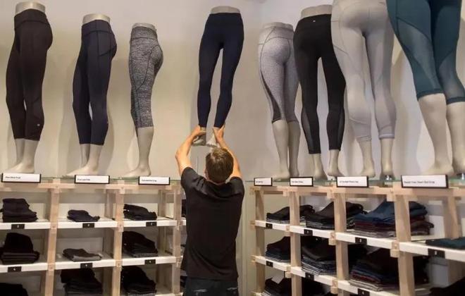 开云kaiyun痛失400亿的Lululemon想靠中国汉子翻身(图4)