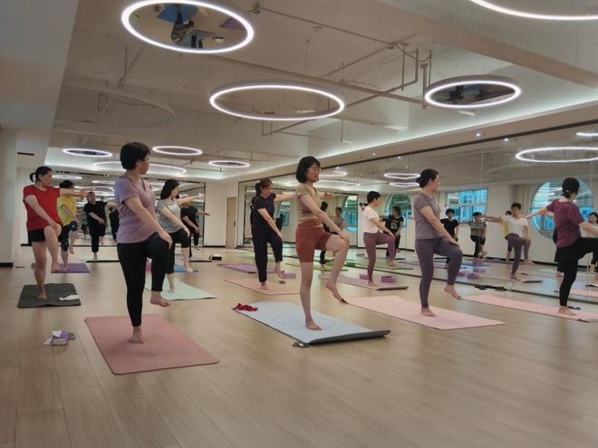 开云在线“Women 教室・迎光行远” 第二期启动： 石狮姐妹再启生长新程(图1)
