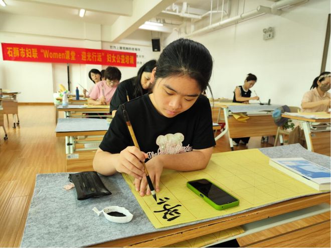 开云在线“Women 教室・迎光行远” 第二期启动： 石狮姐妹再启生长新程(图9)